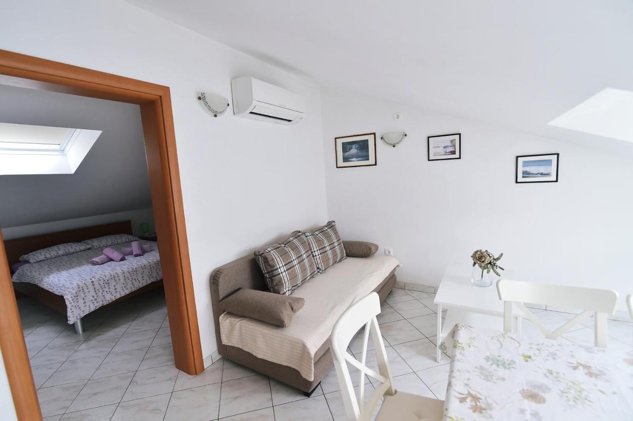 Apartments Luni II Baska  Bagian luar foto