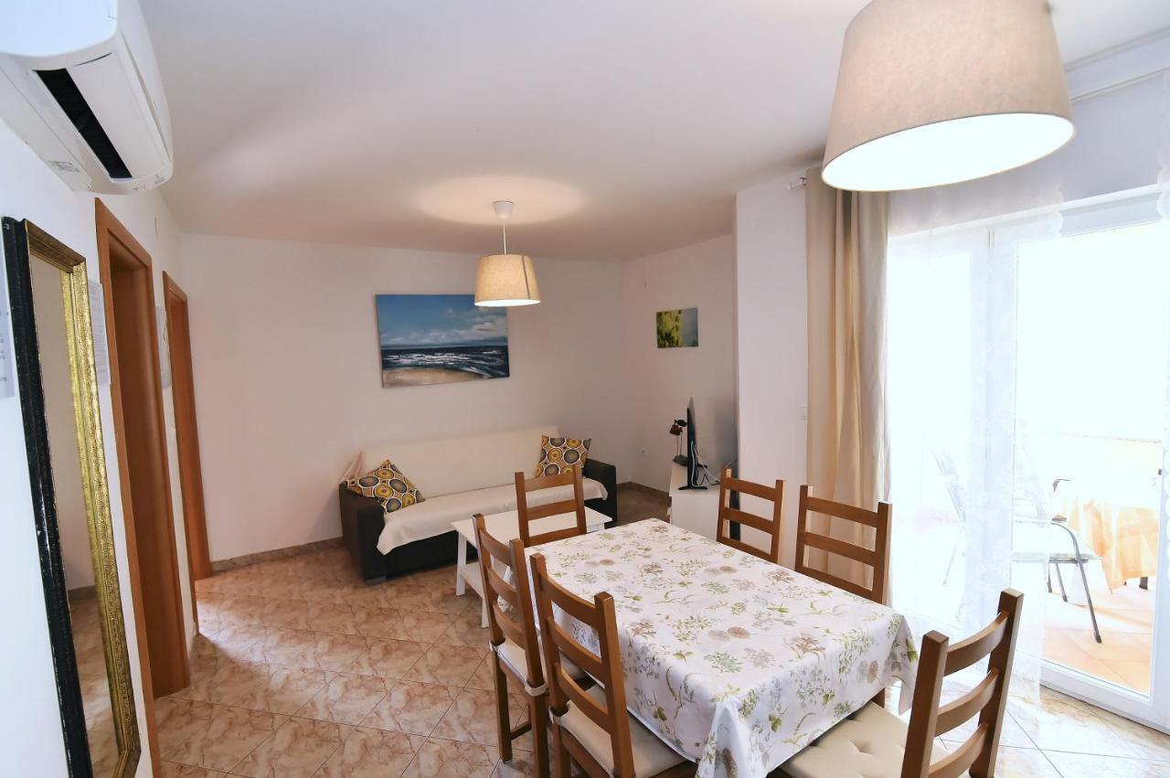 Apartments Luni II Baska  Bagian luar foto